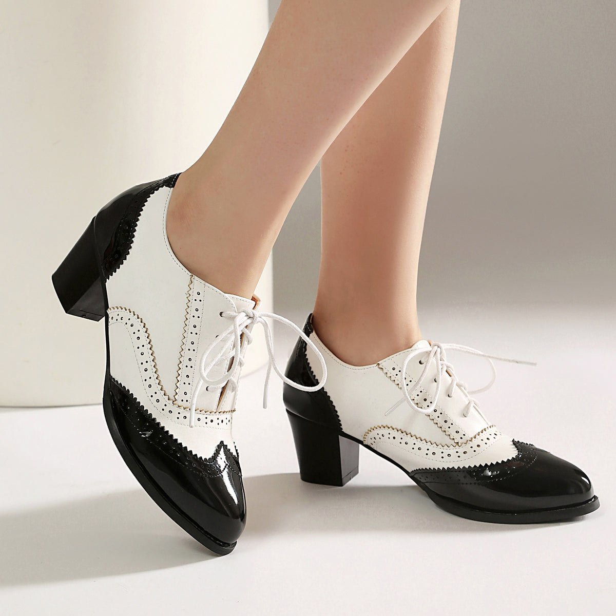 Women's Chunky Heel Lace-Up Brogues
