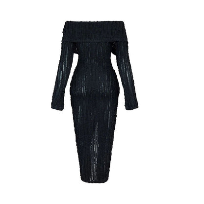 Robe longue à manches longues avec col unique, motif ondulé et jupe fourreau sexy.
