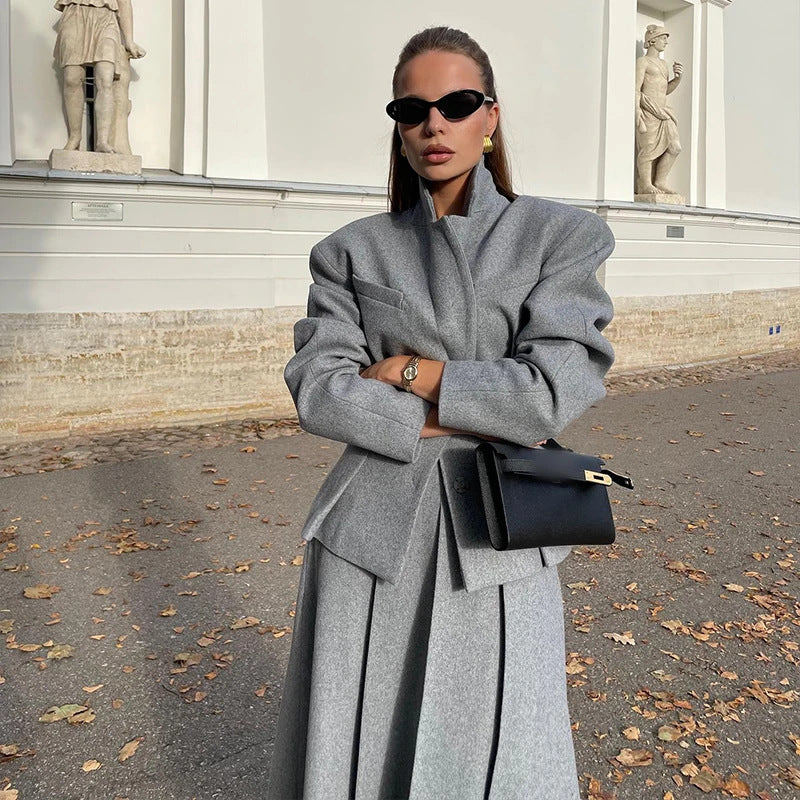 A length half skirt two-piece set