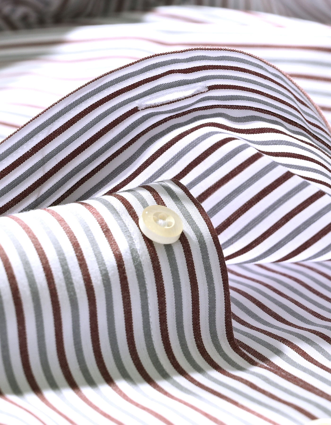 Chemise habillée à rayures marron et grises