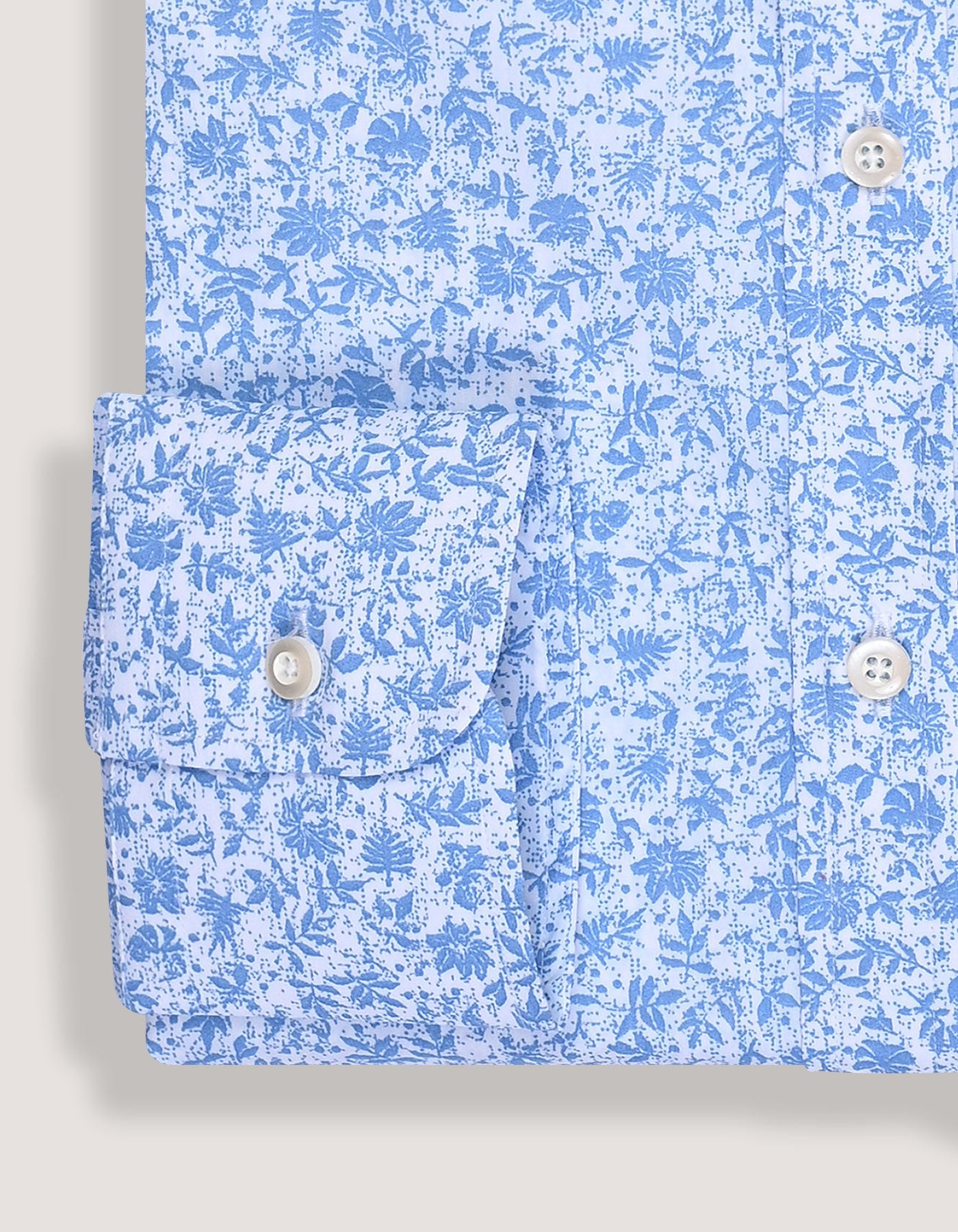 Chemise habillée à imprimé botanique blanc et bleu ciel