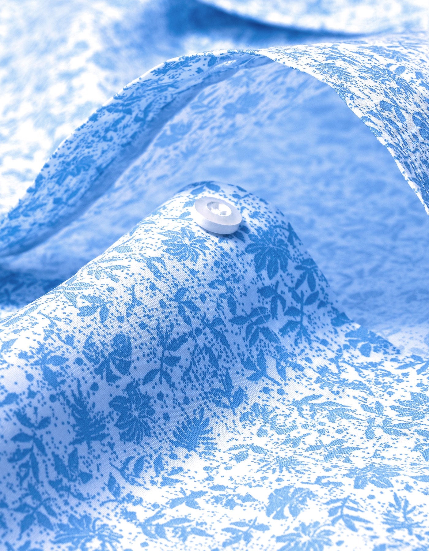 Chemise habillée à imprimé botanique blanc et bleu ciel