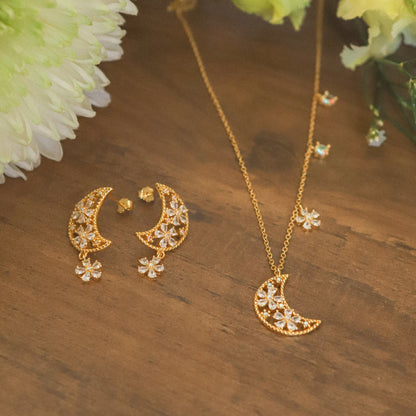Boucles d'oreilles fleur de lune Posie | Plaqué or 18 carats
