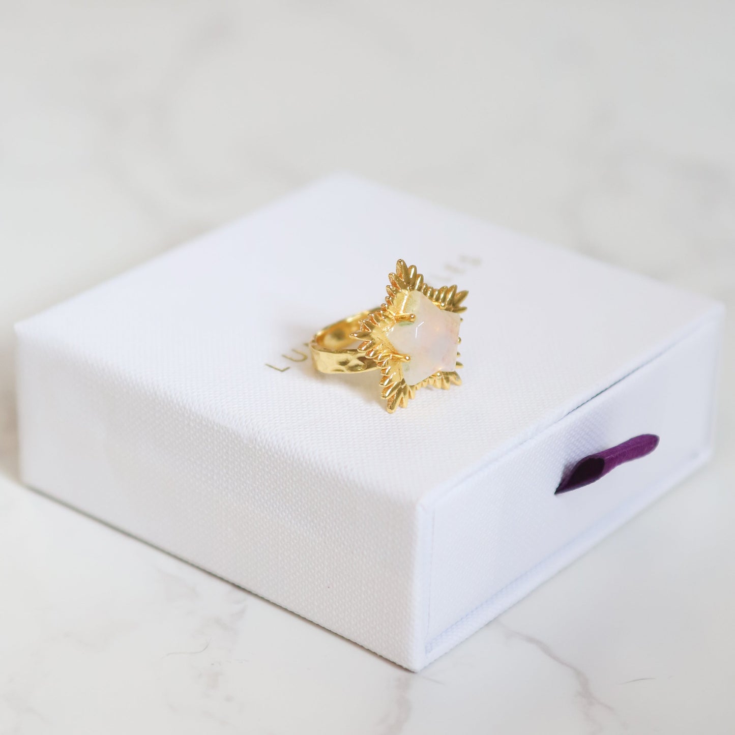 Bague étoile hérissée Gigi Moonstone | Plaqué or 18 carats