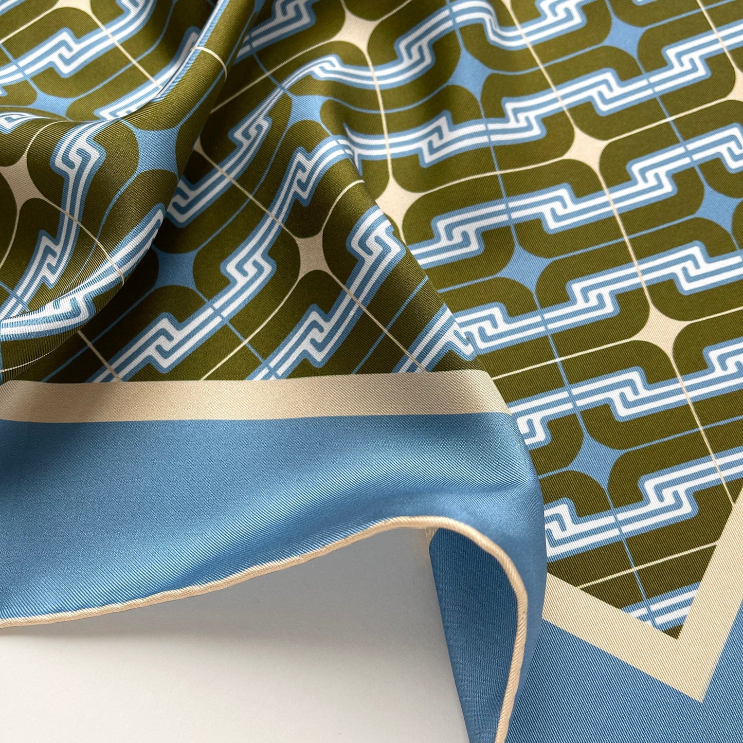 Retro Geometric Silk Square Scarf - 65cm Double-Sided Print Men's Square Neckerchief