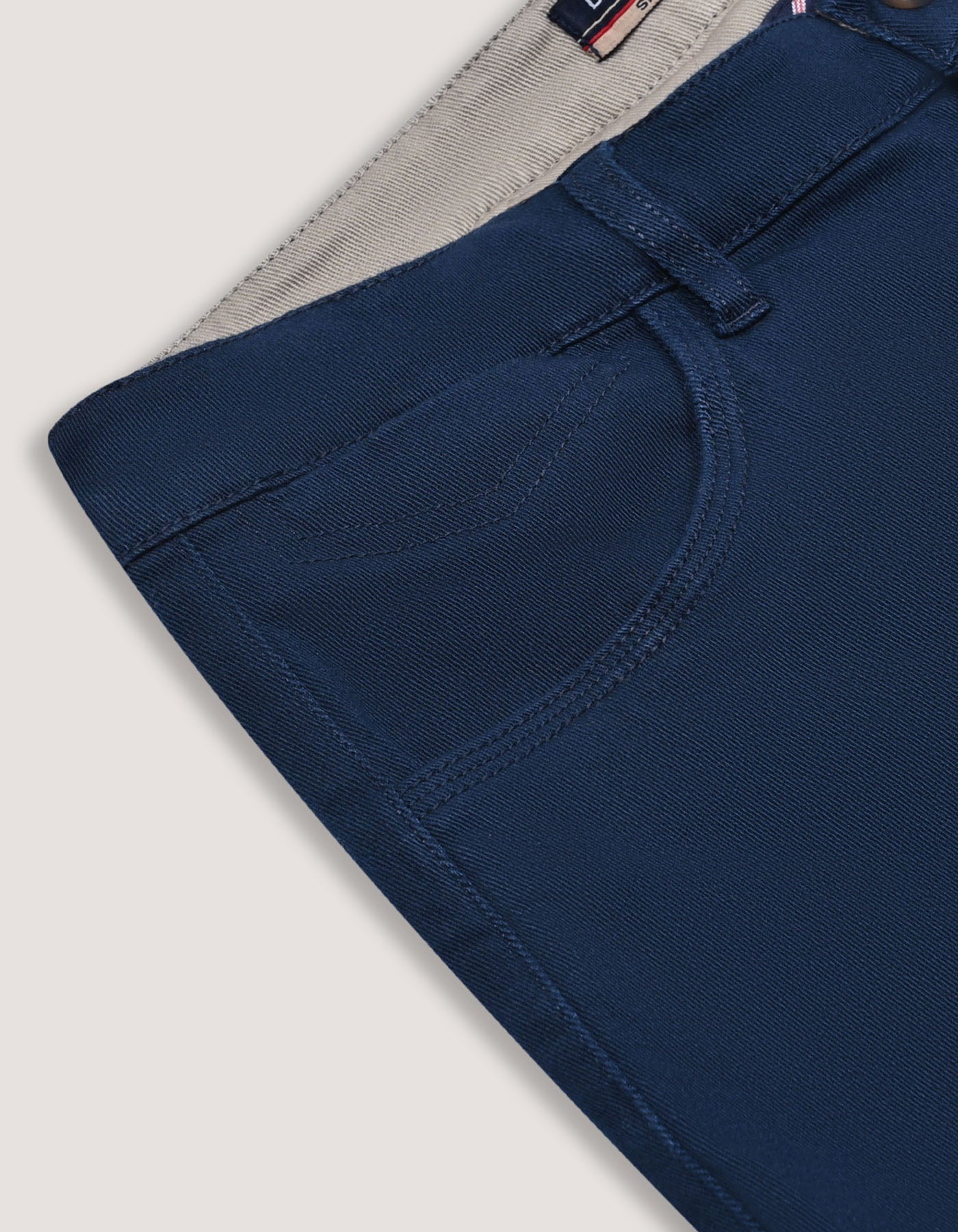 Short en jean ajusté bleu marine