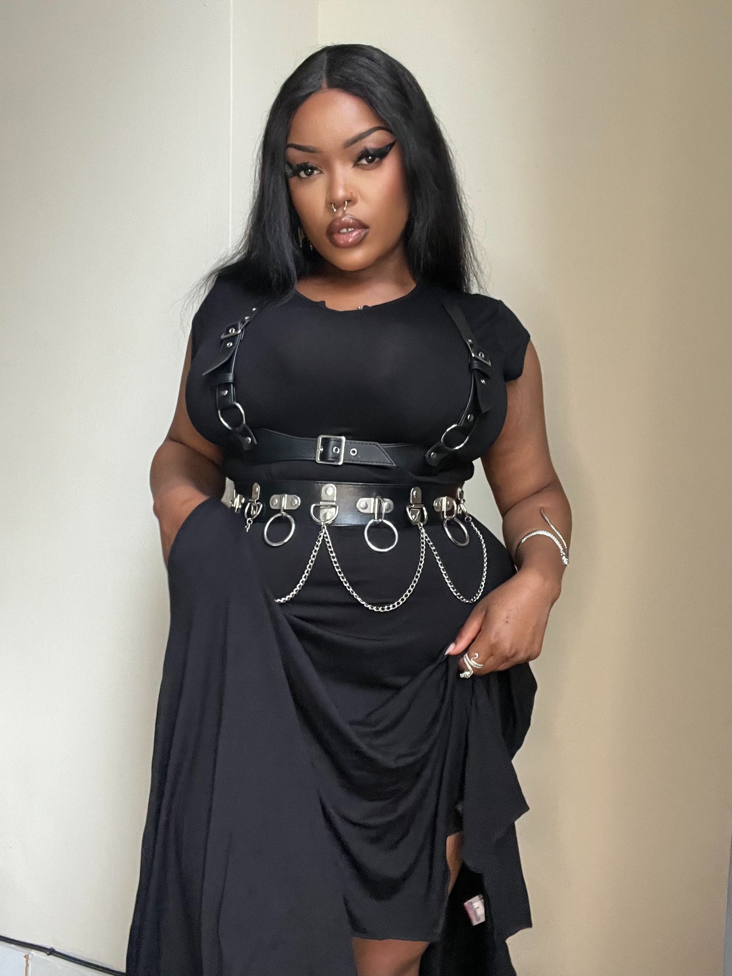 Robe asymétrique gothique Evaki de Necessary Evil – Ourlet chauve-souris avec poches Fabriqué au Royaume-Uni