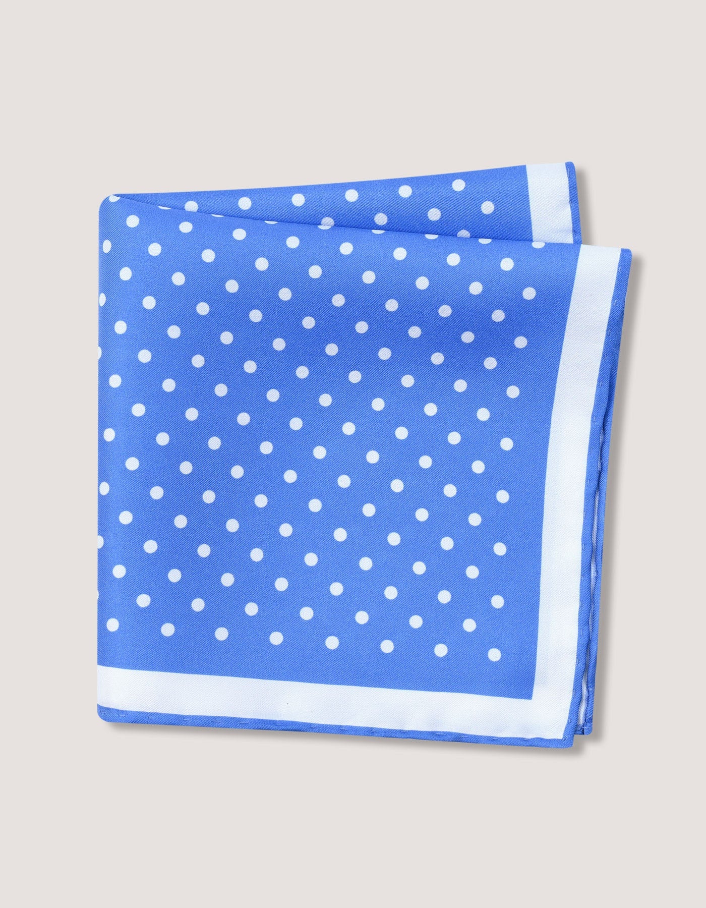 Pochette de costume en soie bleu ciel à pois