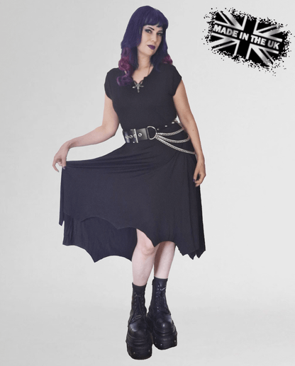 Robe asymétrique gothique Evaki de Necessary Evil – Ourlet chauve-souris avec poches Fabriqué au Royaume-Uni
