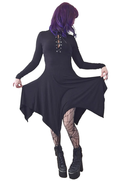 Robe midi à ourlet asymétrique Kali Gothic – Manches longues noires