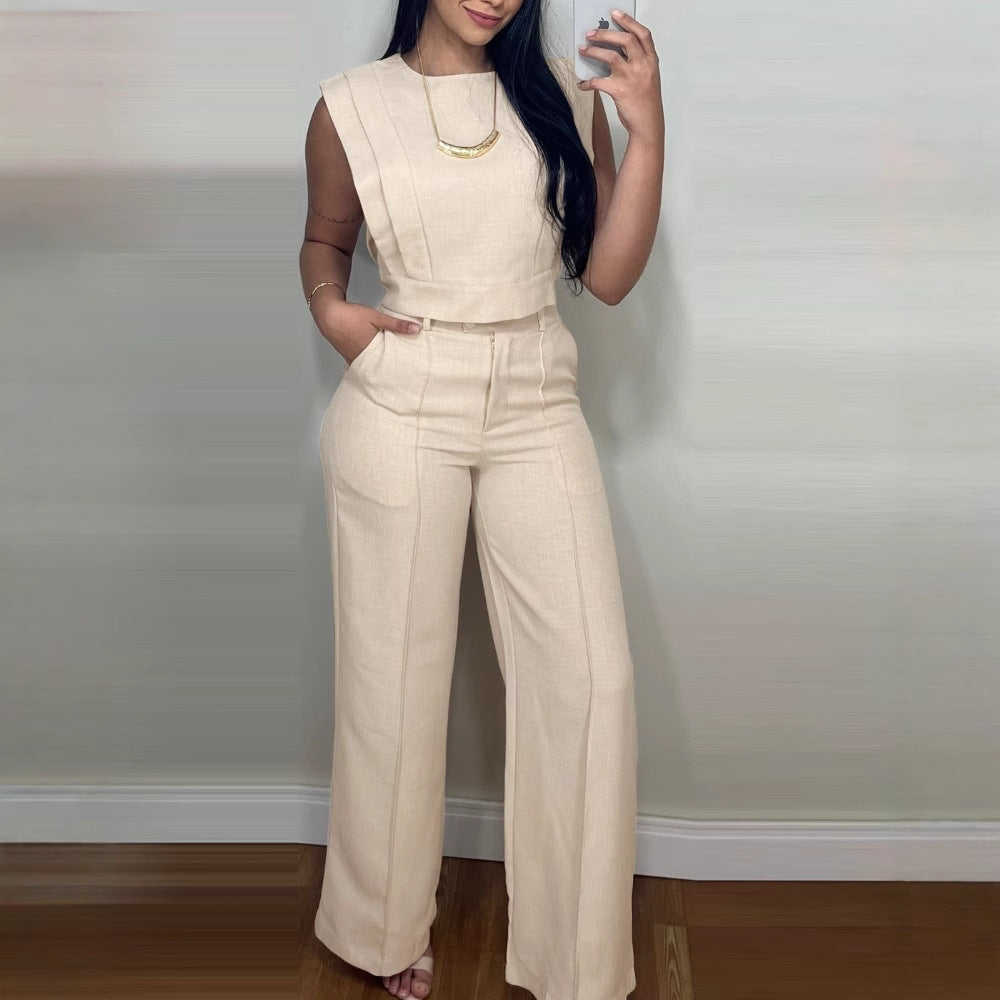 Sleeveless top and bottom Suit