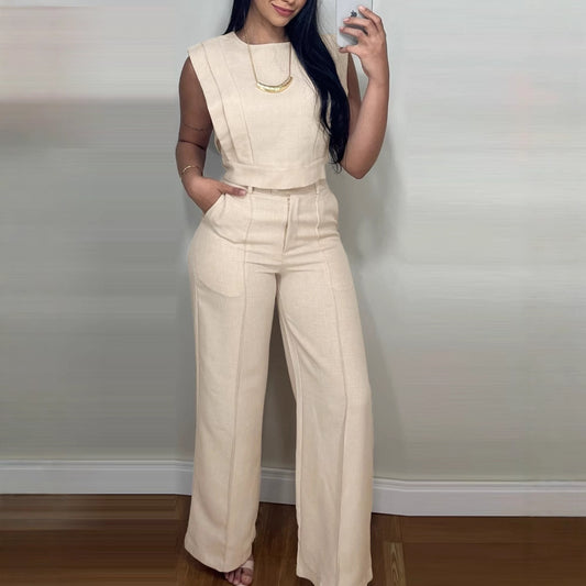 Sleeveless top and bottom Suit