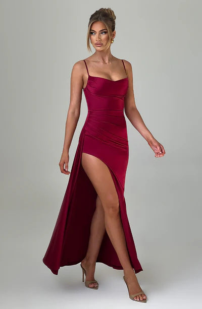 Nouvelle robe d'été fine de couleur unie avec fente à la taille et licou sexy