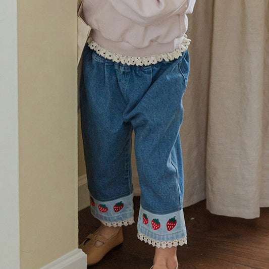 Sweet Lace Patchwork Embroidered Casual Jeans