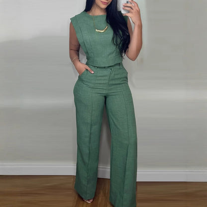 Sleeveless top and bottom Suit