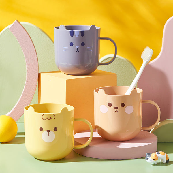 Plastic Bear Pattern Tooth Cup