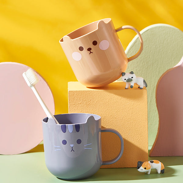 Plastic Bear Pattern Tooth Cup