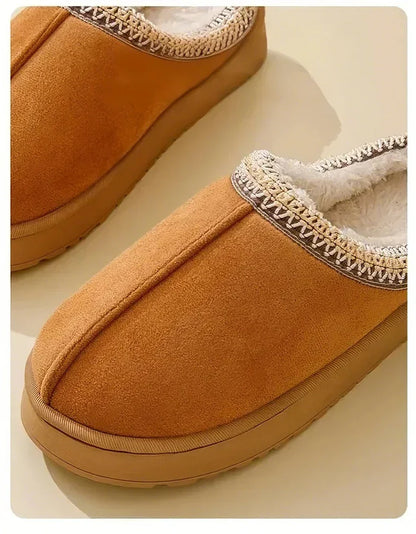 Chaussons d'intérieur bohèmes d'hiver en peluche avec conception antidérapante et chaude pour des pieds confortables