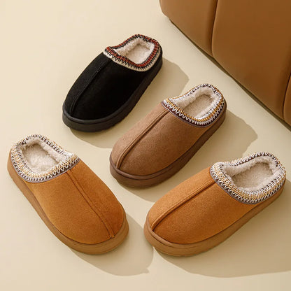 Chaussons d'intérieur bohèmes d'hiver en peluche avec conception antidérapante et chaude pour des pieds confortables