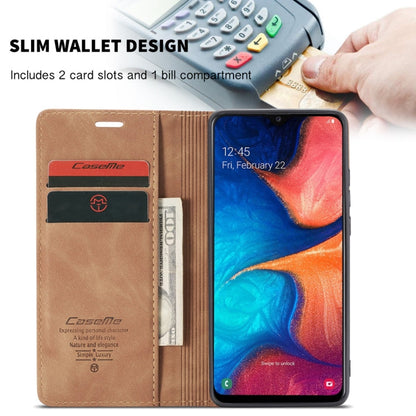 Étui en cuir à rabat horizontal dépoli rétro multifonctionnel CaseMe-013 pour Galaxy A20 / A30, avec fentes pour cartes et support et portefeuille (marron)