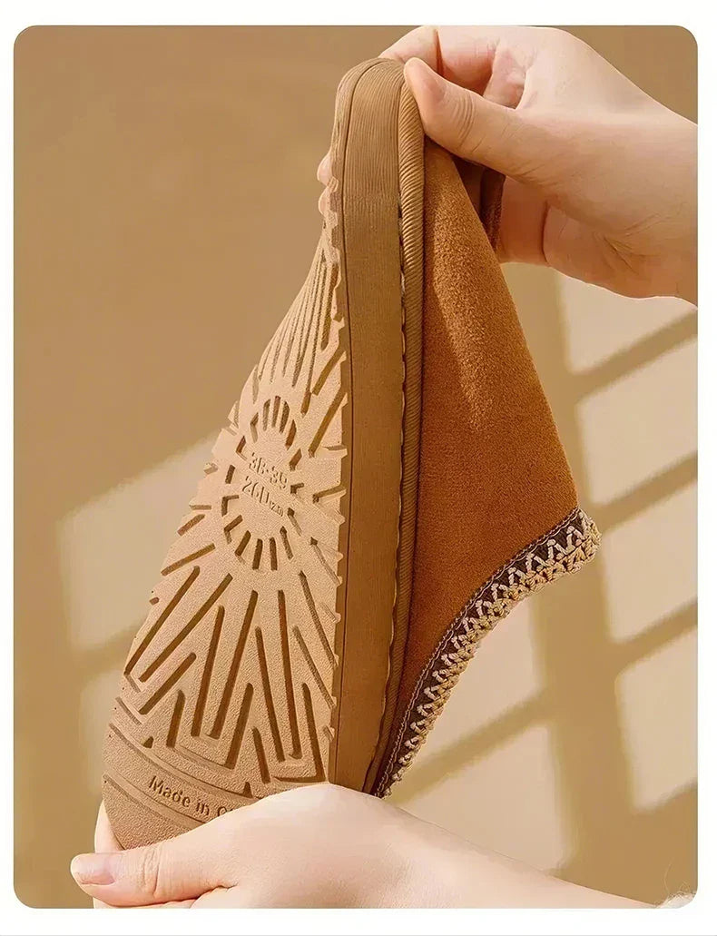 Chaussons d'intérieur bohèmes d'hiver en peluche avec conception antidérapante et chaude pour des pieds confortables