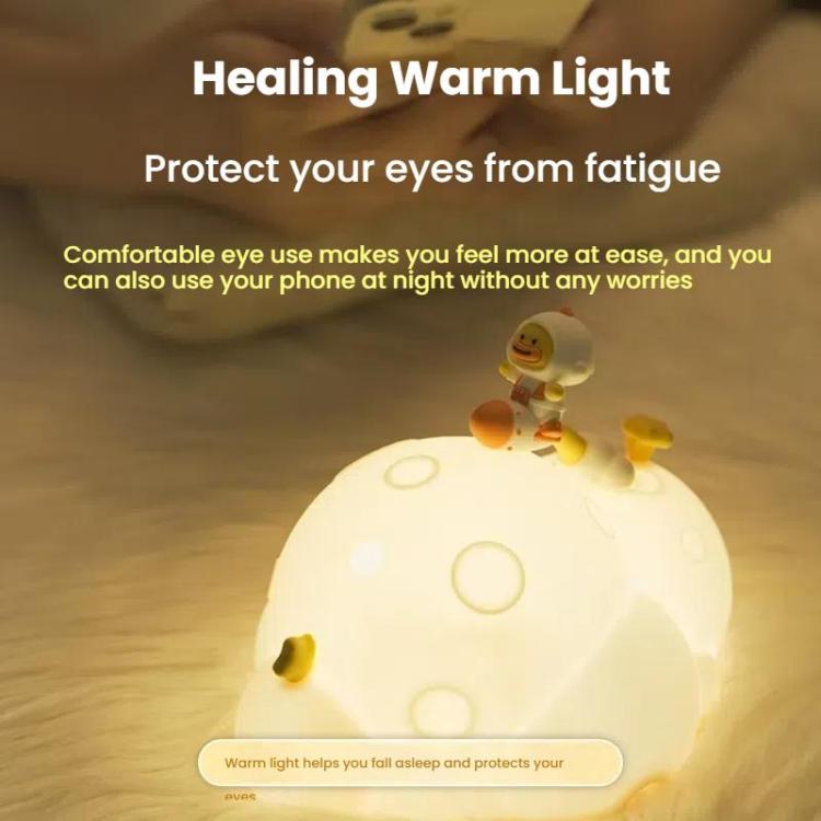 ICARER FAMILY IF-YD04 Cartoon Silicone Night Light Ornaments Astronaut Moon Lamp(Warm light)
