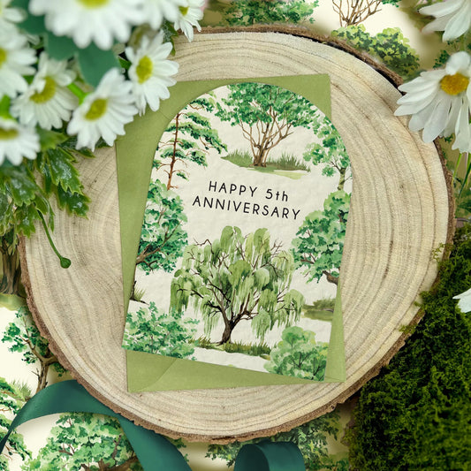 WOODLAND GROVE HAPPY 5TH ANNIVERSARY SCALLOP CARD