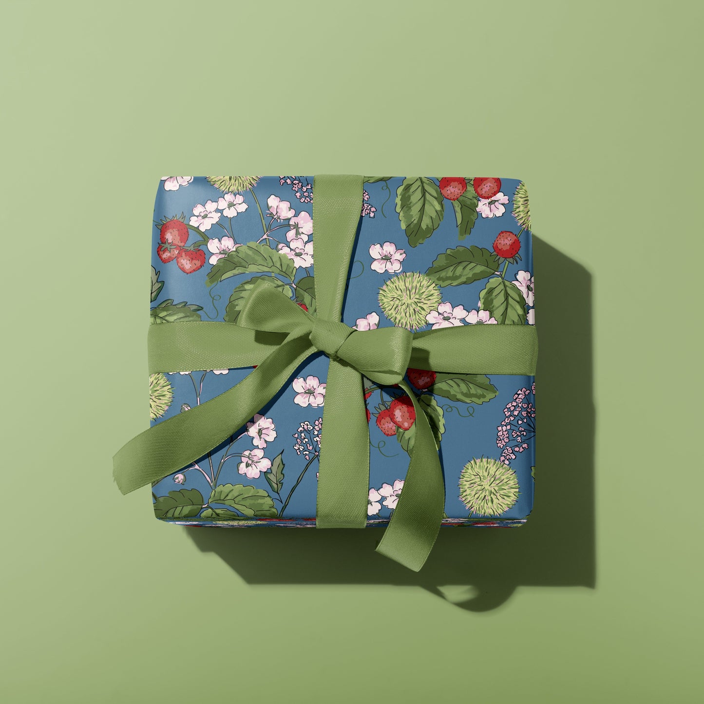 WOODLAND STRAWBERRY BLUE GIFT WRAP SHEET