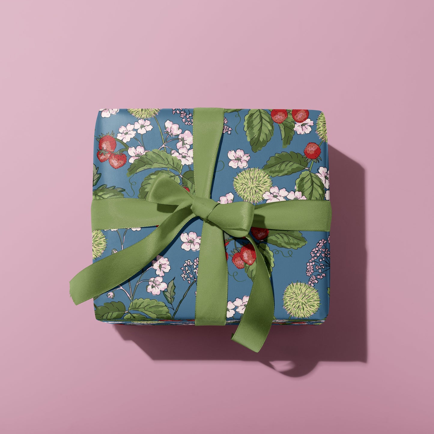 WOODLAND STRAWBERRY BLUE GIFT WRAP SHEET