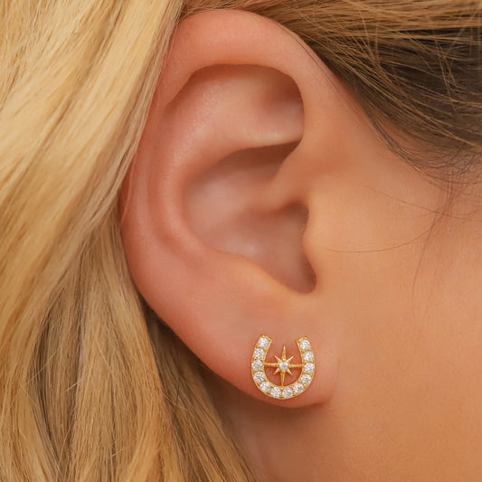 Boucles d'oreilles clous étoiles fer à cheval Zada | Plaqué or 18 carats