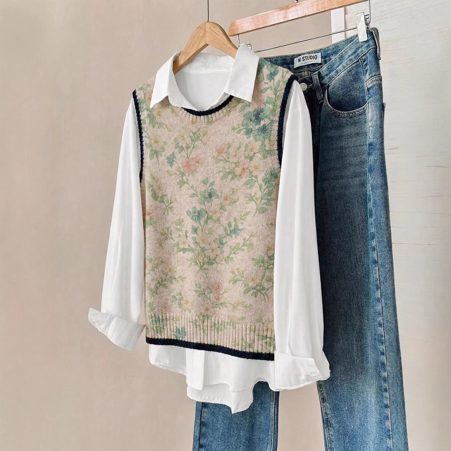 Small Floral Knitted Vest Womens Loose-Fitting Outerwear Sleeveless Sweater