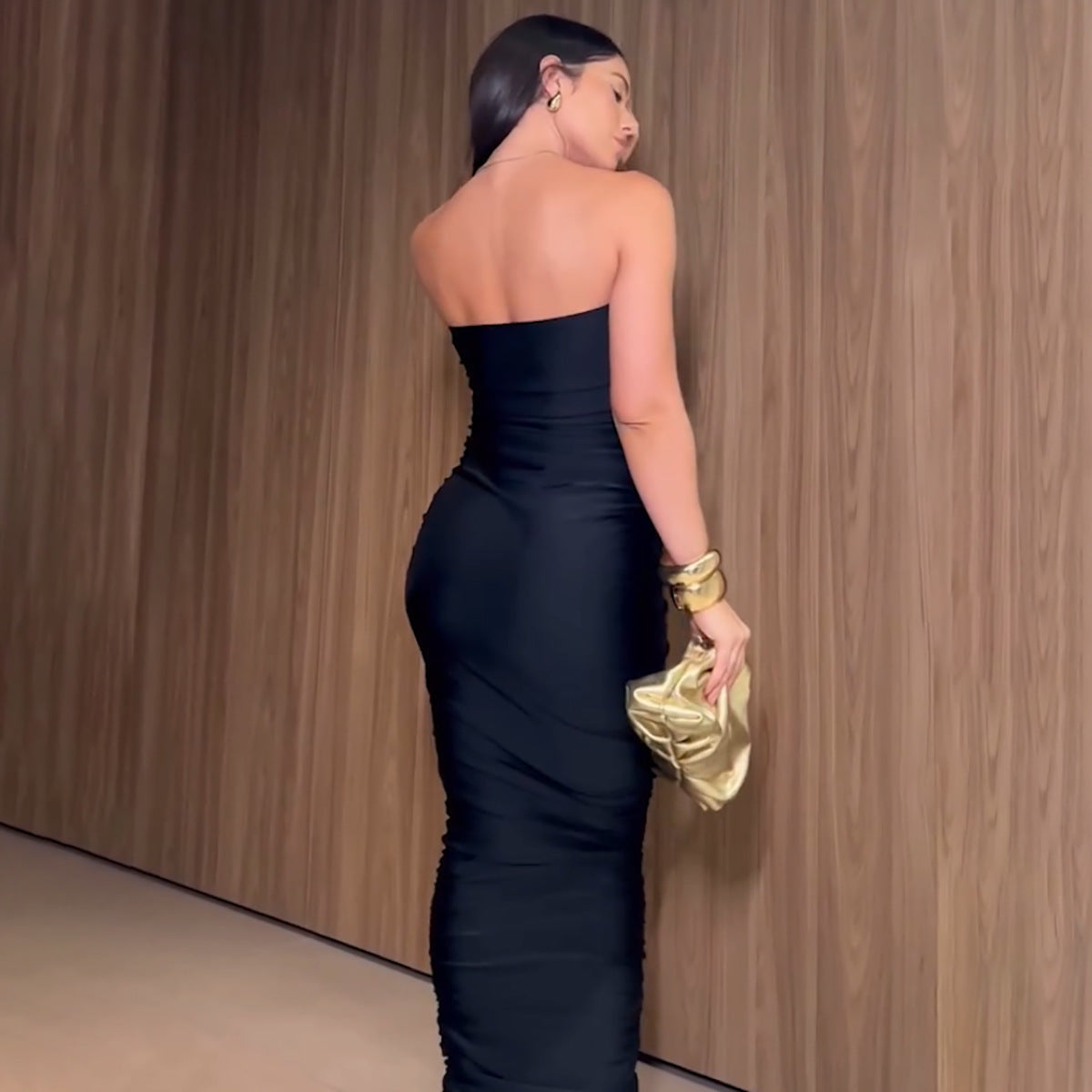 Robe moulante à col en V et dos nu pour femme