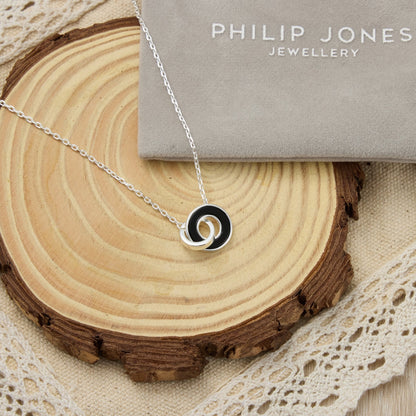 Black Onyx Gemstone Circle Link Necklace