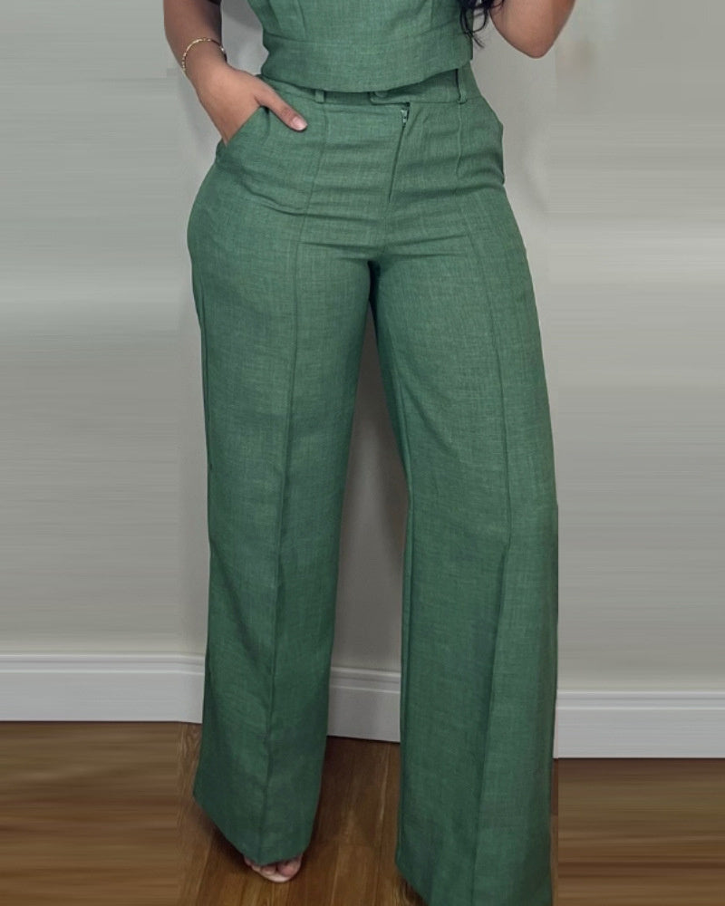 Sleeveless top and bottom Suit
