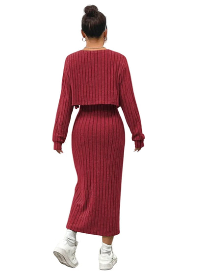 Ensemble cardigan court côtelé à manches longues et robe camisole fendue