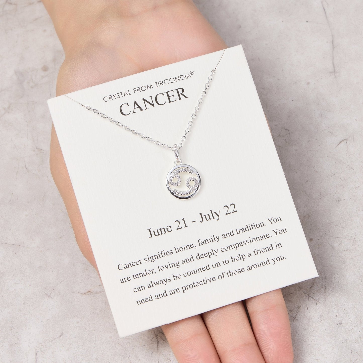 Collier Zodiaque Signe Astrologique Cancer et Carte de Citation avec Cristaux Zircondia®