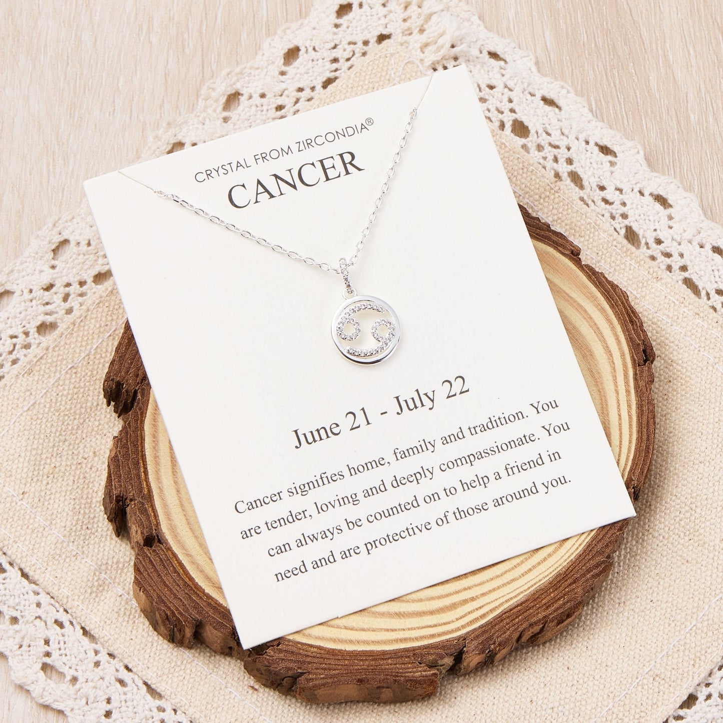 Collier Zodiaque Signe Astrologique Cancer et Carte de Citation avec Cristaux Zircondia®
