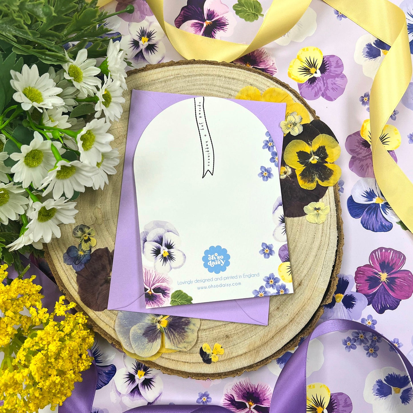 MOTHER'S DAY PANSY SCALLOP CARD