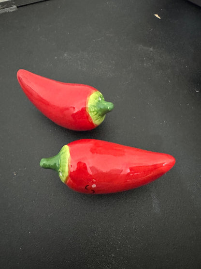 Chilli Salt & Pepper shaker Set