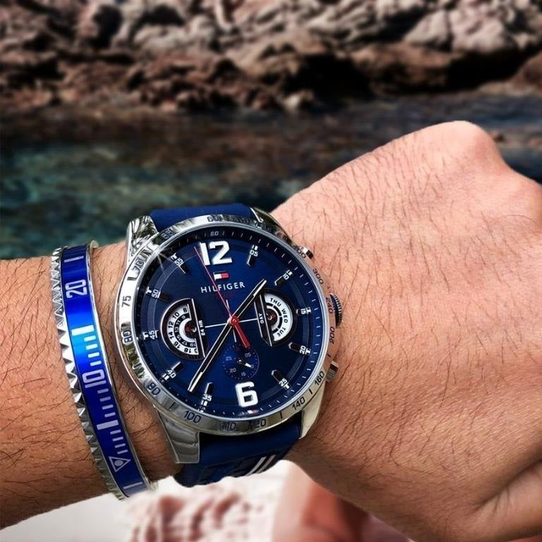 Montre Tommy Hilfiger 1791476 Decker pour homme avec bracelet en silicone bleu