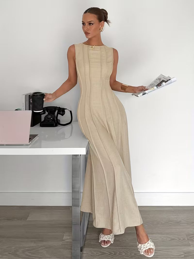 Robe longue élégante et stylée plissée sans manches à col rond pour femme