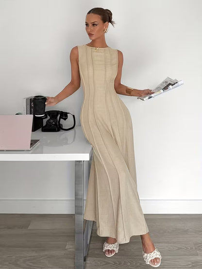 Robe longue élégante et stylée plissée sans manches à col rond pour femme