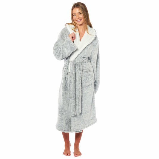 Peignoir à capuche en polaire douce et chatoyante pour femme, robe de chambre luxueuse pour se prélasser et dormir, Gris chatoyant, Plusieurs tailles, par Daisy Dreamer