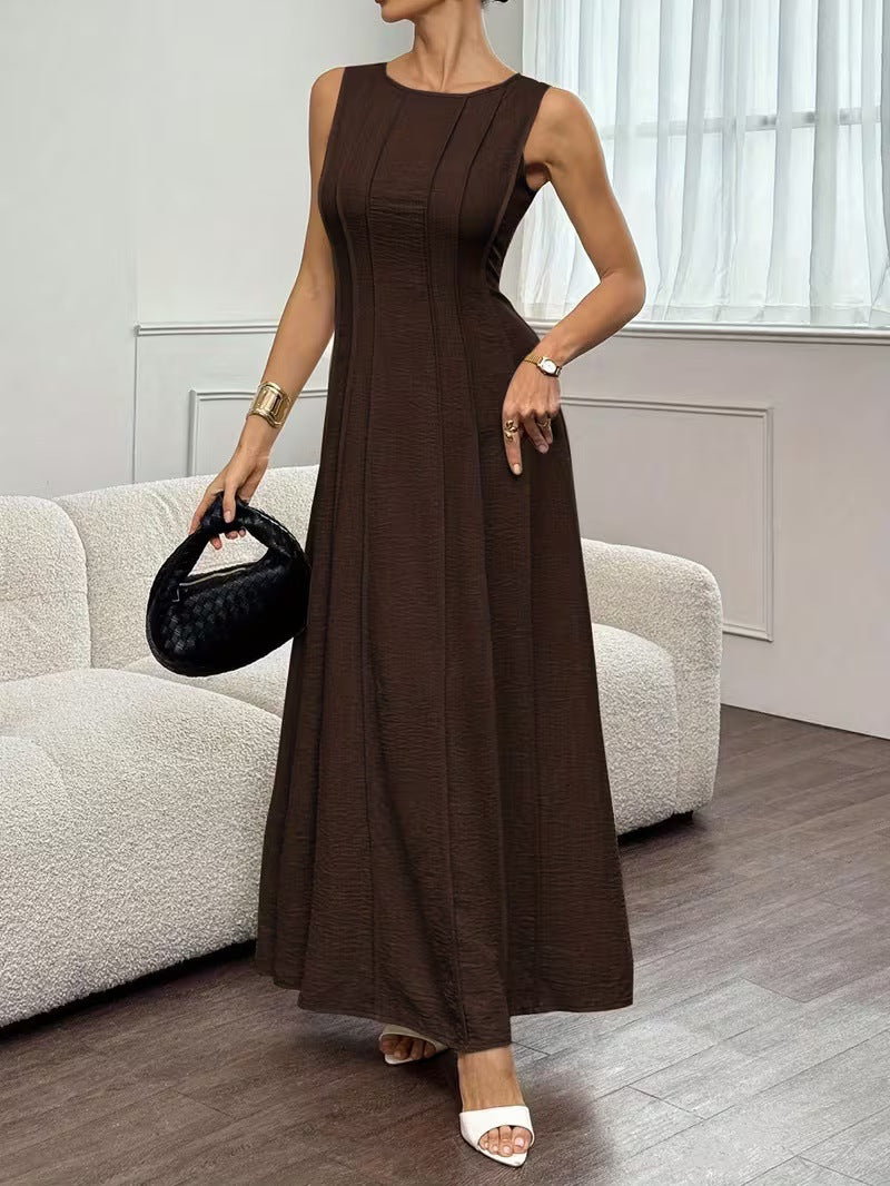 Robe longue élégante et stylée plissée sans manches à col rond pour femme