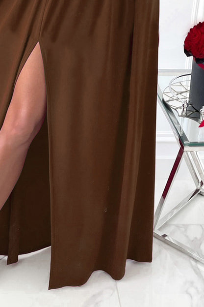 Robe longue fendue à manches longues et décolleté cache-cœur