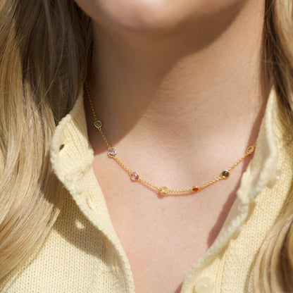 Collier en or 18 carats plaqué et cristaux multicolores, créé avec des cristaux Zircondia®