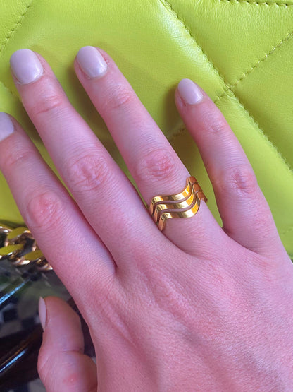 Auris Luxe 18k Gold Plated Wave Ring