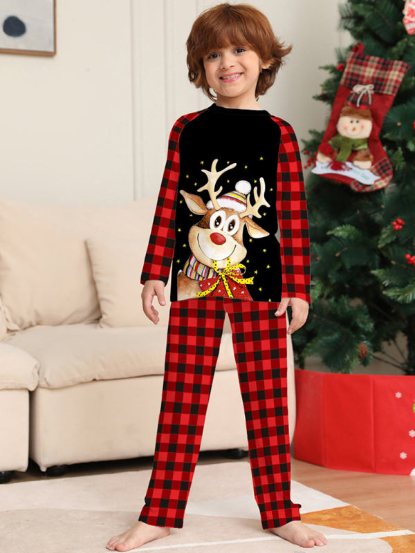 Pyjama deux pièces ajusté enfant à manches longues, imprimé carreaux classiques et rennes de Noël