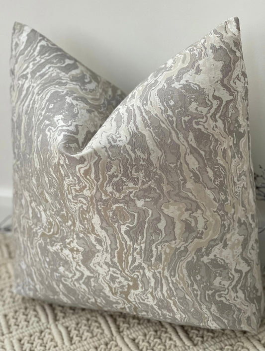 Le Cushion Couture - Le Marbre Argenté - Style N° 81
