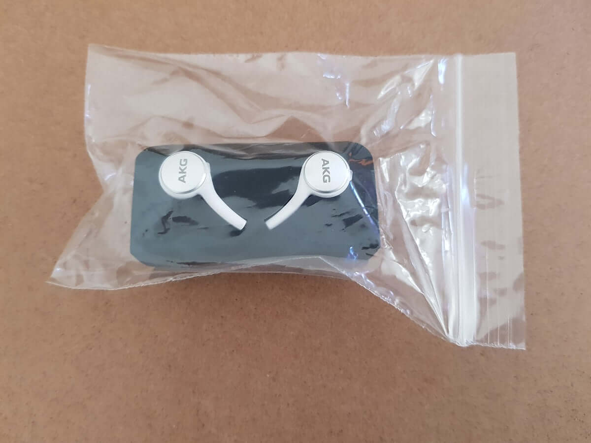 Samsung Tuned by AKG 3.5mm Earphones - White